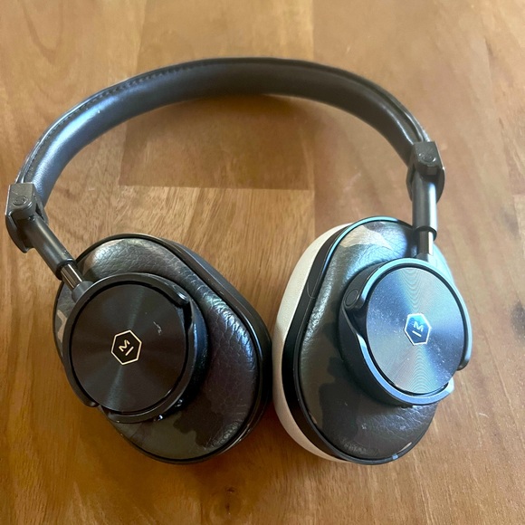Master, dynamic headphones